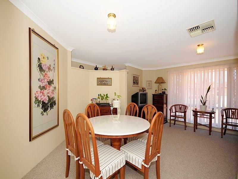 11 Meadow Grove, Leeming WA 6149