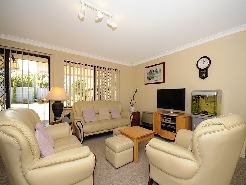 11 Meadow Grove, Leeming WA 6149