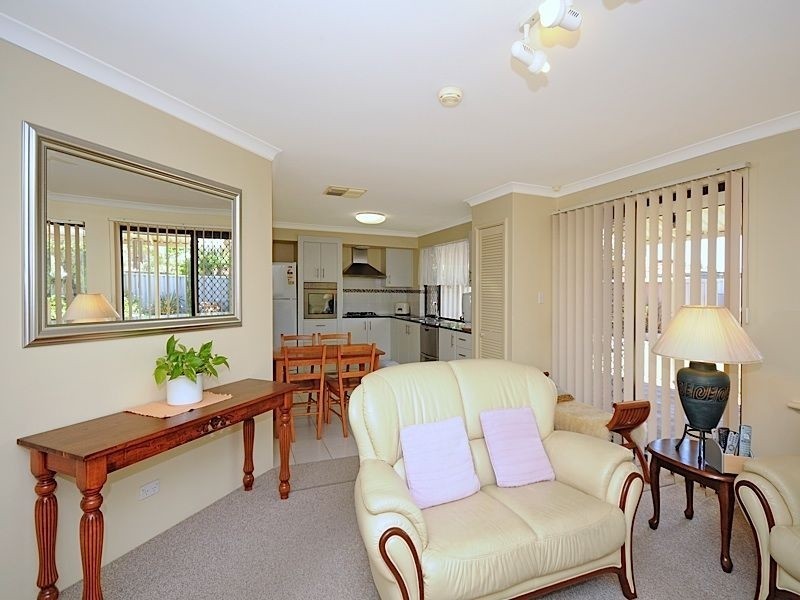 11 Meadow Grove, Leeming WA 6149