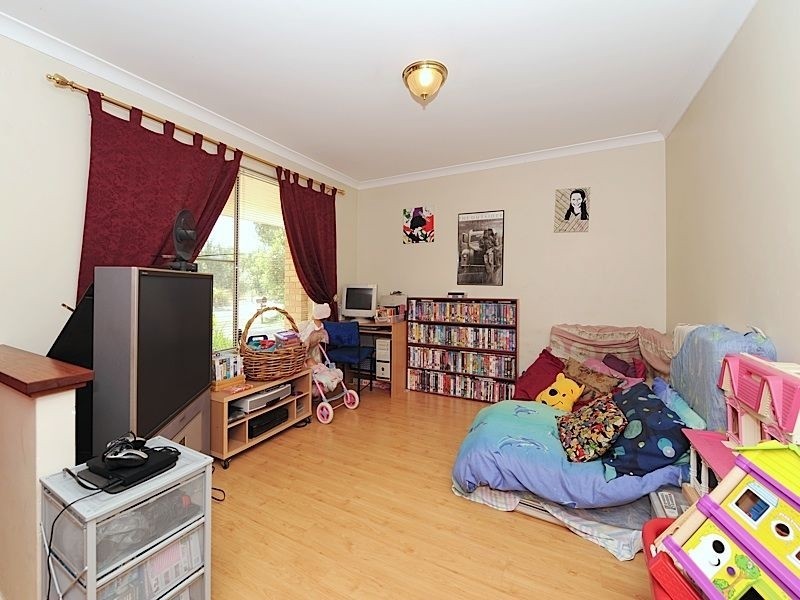 18 Baningan Avenue, Success WA 6164