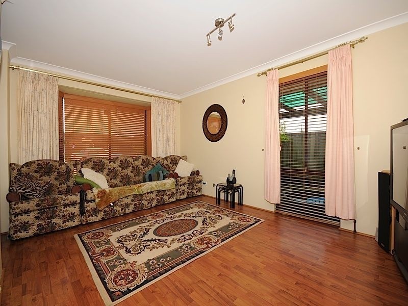 9 Broadwater Gardens, South Lake WA 6164