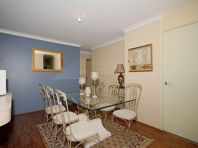 9 Broadwater Gardens, South Lake WA 6164