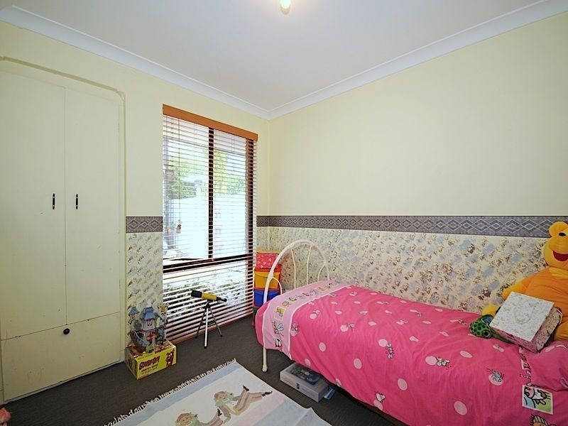 9 Broadwater Gardens, South Lake WA 6164