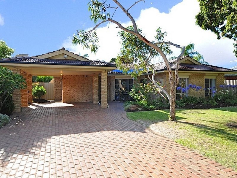 3 Brandwood Gardens, Leeming WA 6149