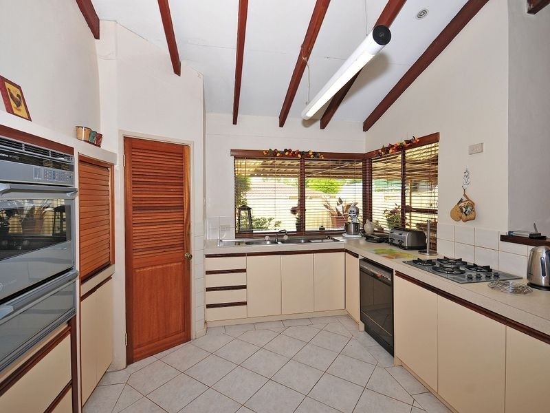 128 Beasley Road, Leeming WA 6149