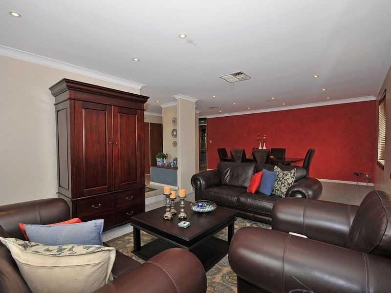 128 Beasley Road, Leeming WA 6149