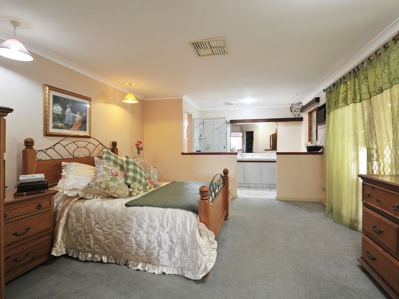 128 Beasley Road, Leeming WA 6149