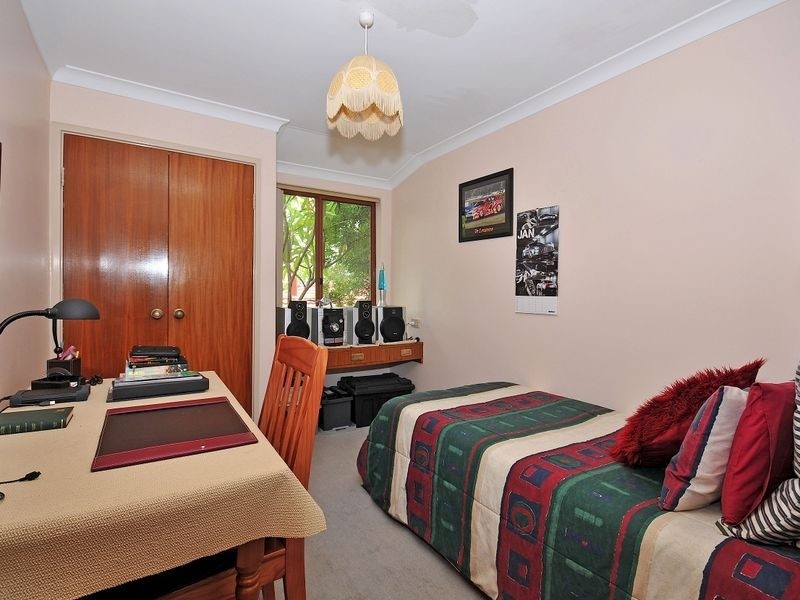 128 Beasley Road, Leeming WA 6149