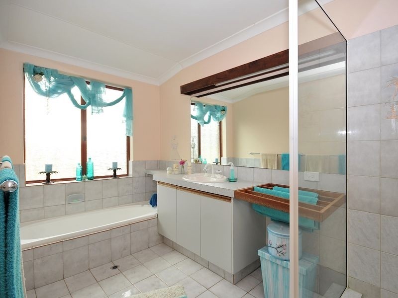 128 Beasley Road, Leeming WA 6149