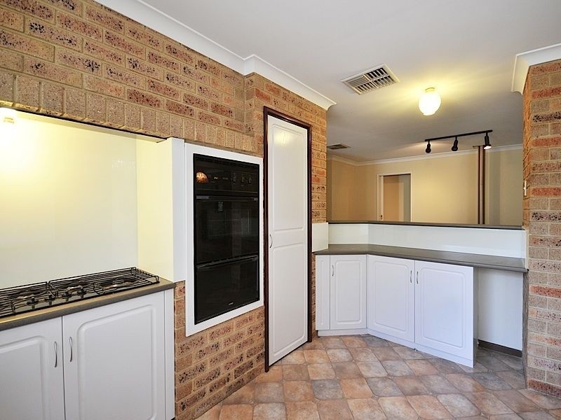 36 McGuiness Drive, Leeming WA 6149