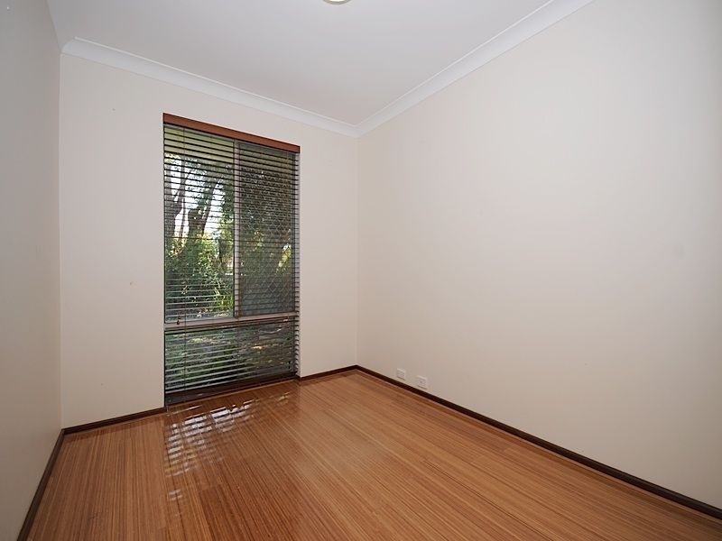 15 Krugger Place, Leeming WA 6149