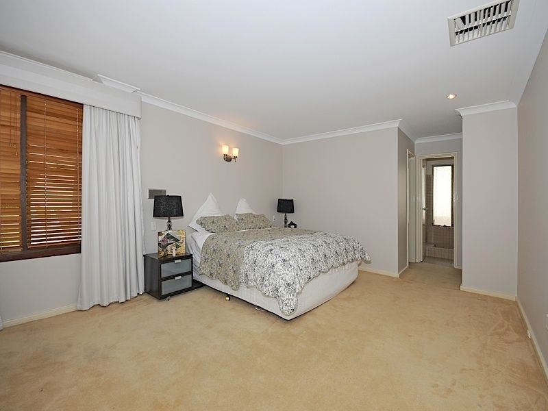 3 Rowley Place, Bull Creek WA 6149