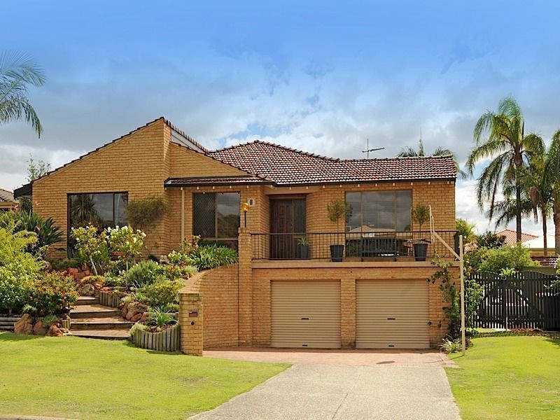 11 Harrington Crescent, Leeming WA 6149