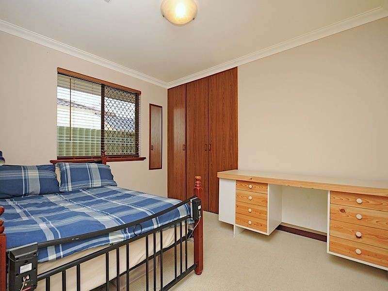 11 Harrington Crescent, Leeming WA 6149