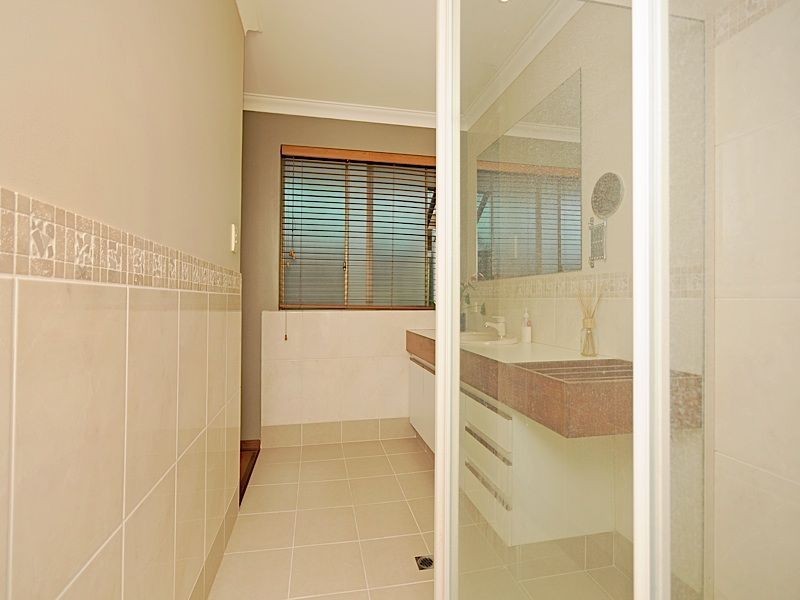 11 Harrington Crescent, Leeming WA 6149