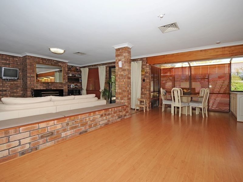 19 Envall Way, Leeming WA 6149