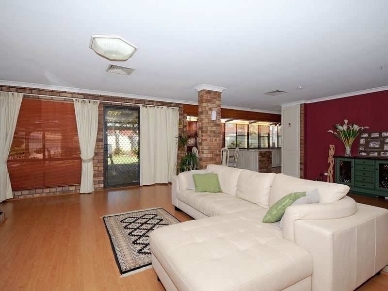 19 Envall Way, Leeming WA 6149