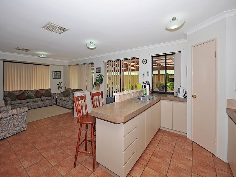 11 Conigrave Place, Canning Vale WA 6155