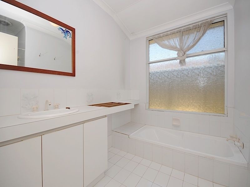 5 Consulate Court, Thornlie WA 6108