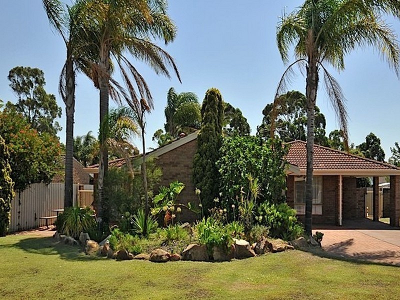 90 Aulberry Parade, Leeming WA 6149