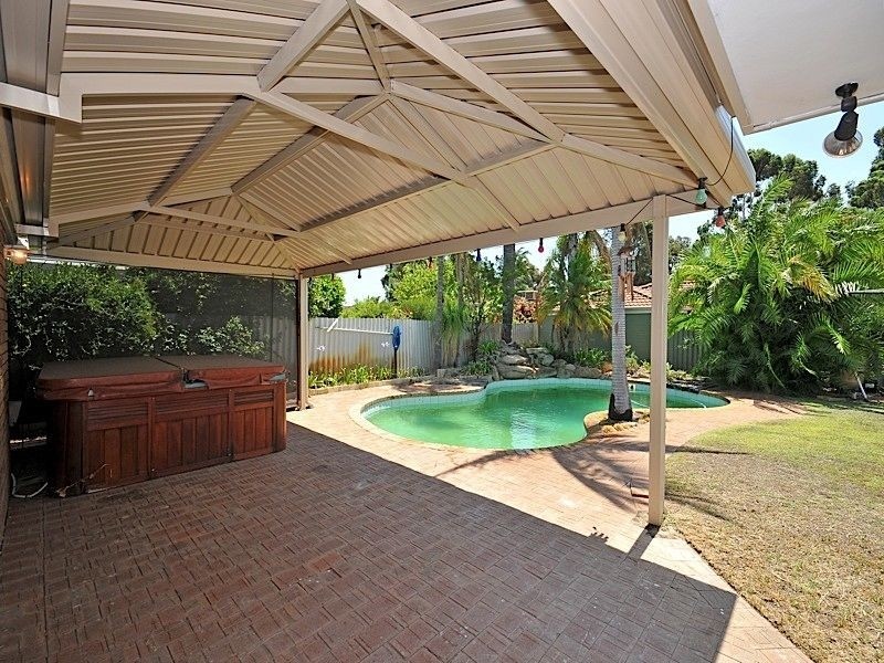 90 Aulberry Parade, Leeming WA 6149