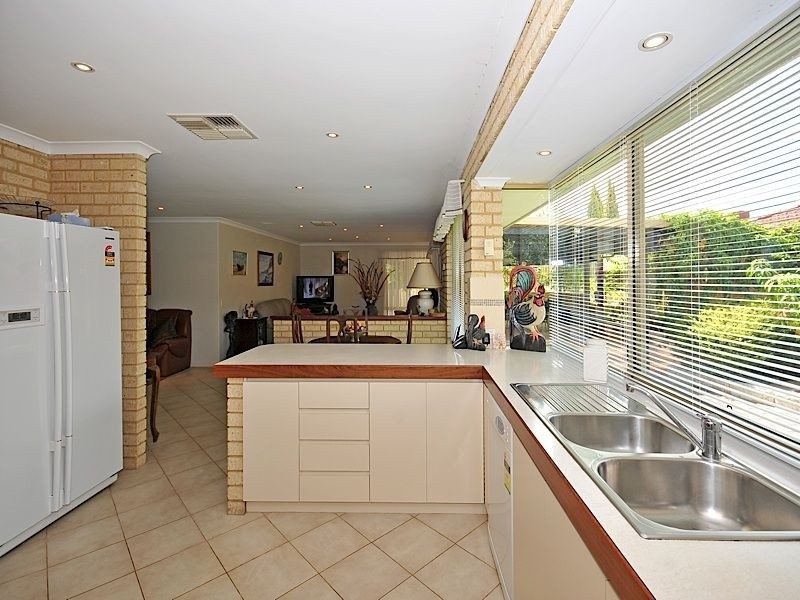 41 Sylvan Crescent, Leeming WA 6149