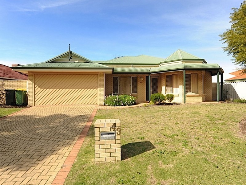 43 Waratah boulevarde, Canning Vale WA 6155