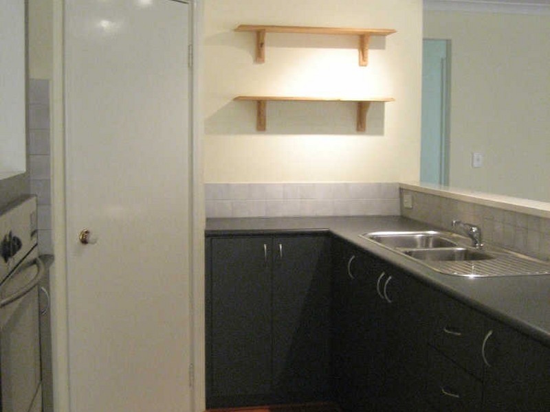 6 Kakadu Rest, Bertram WA 6167