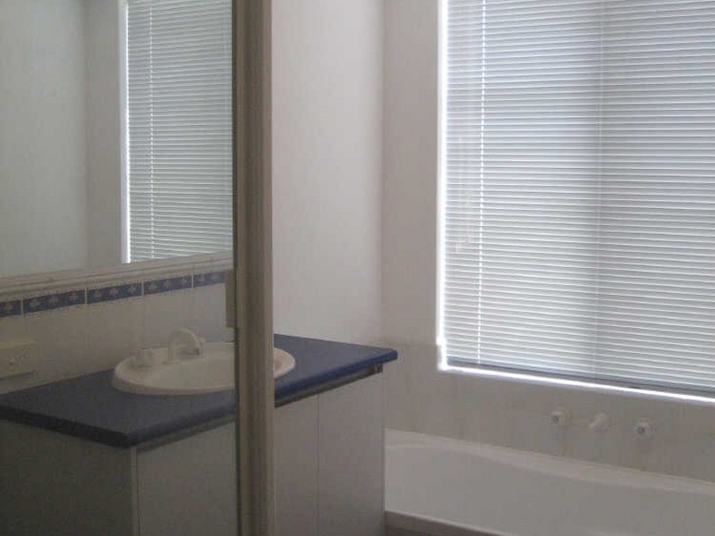 6 Kakadu Rest, Bertram WA 6167