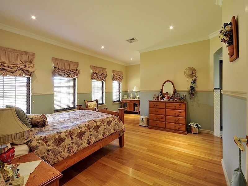 1 Samphire Road, Canning Vale WA 6155