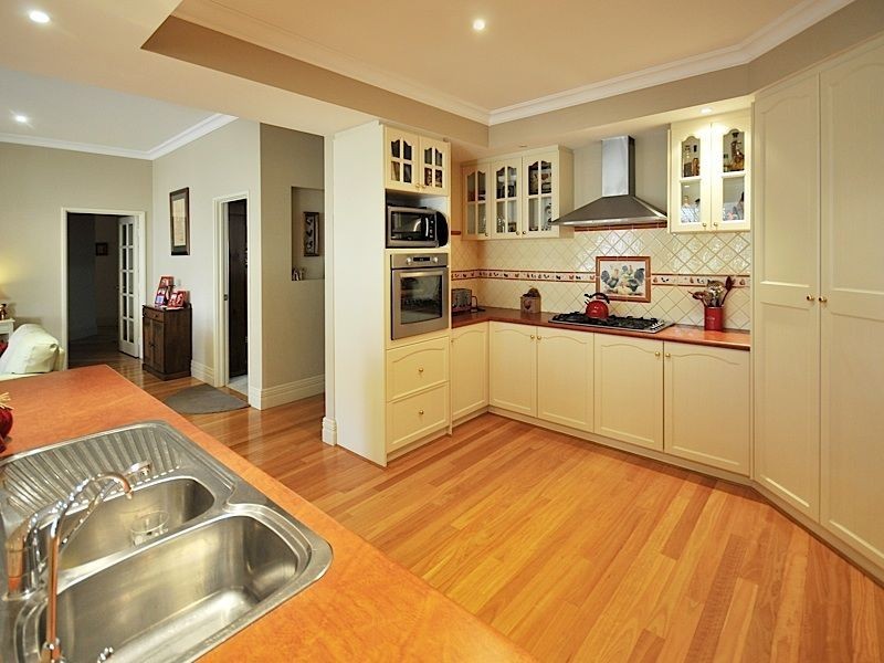 1 Samphire Road, Canning Vale WA 6155