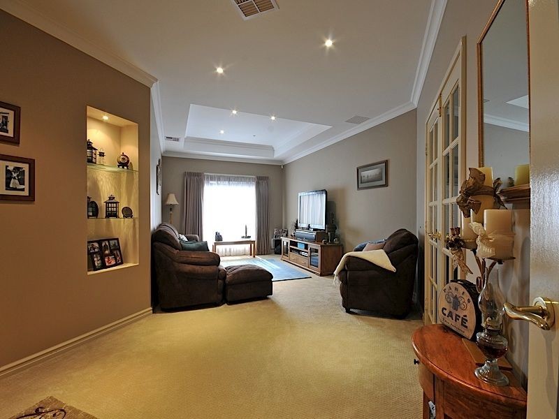 1 Samphire Road, Canning Vale WA 6155