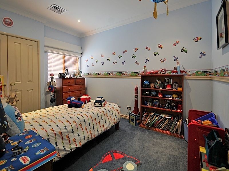 1 Samphire Road, Canning Vale WA 6155