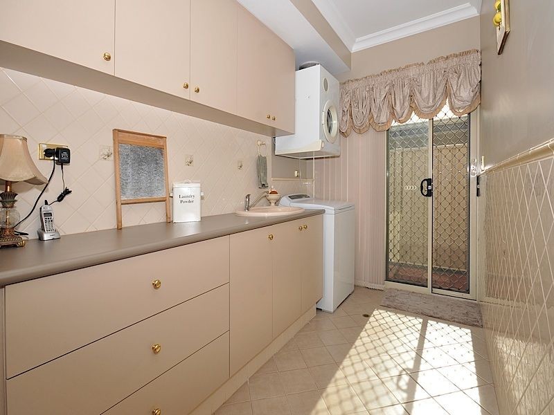 1 Samphire Road, Canning Vale WA 6155