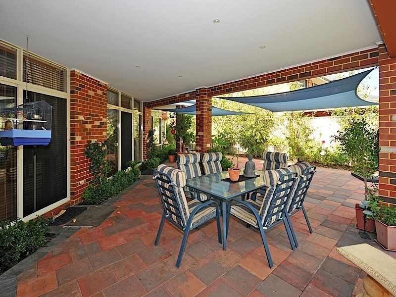 1 Samphire Road, Canning Vale WA 6155