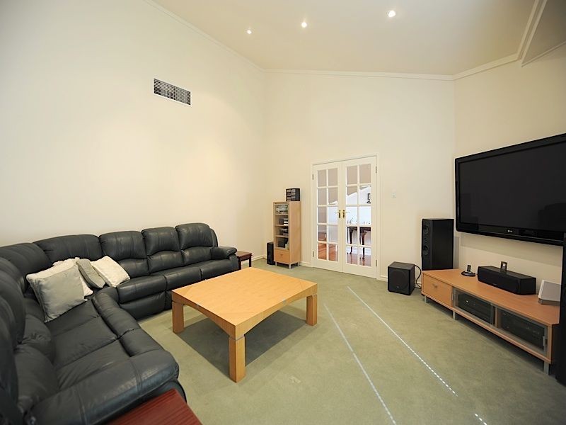 11 Apex Close, Leeming WA 6149