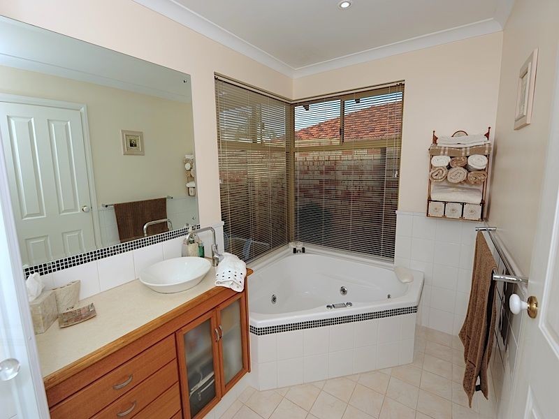 11 Apex Close, Leeming WA 6149