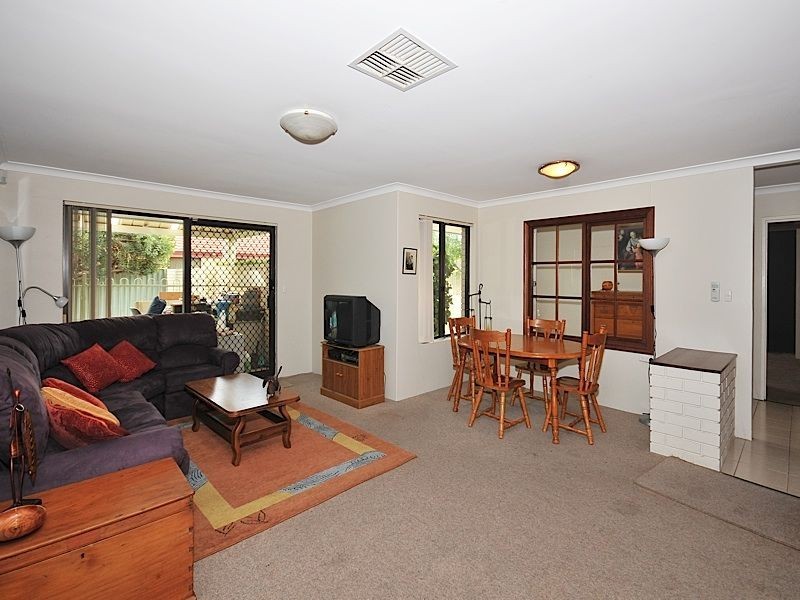 3 Howlett Place, Leeming WA 6149