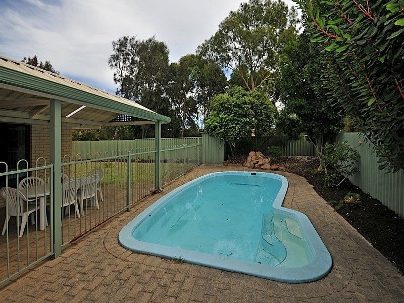 3 Howlett Place, Leeming WA 6149