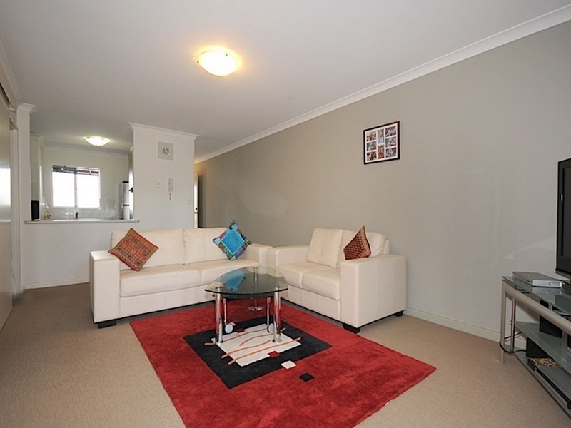 10/15 Rosalind Way, Coolbellup WA 6163