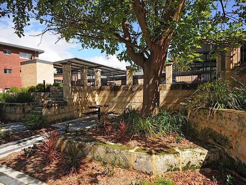 10/15 Rosalind Way, Coolbellup WA 6163