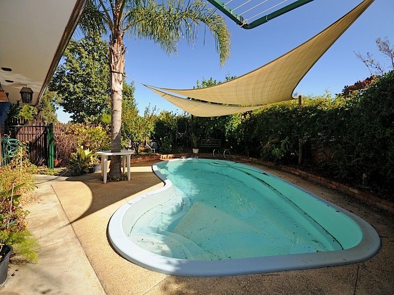 4 Higham Court, Leeming WA 6149
