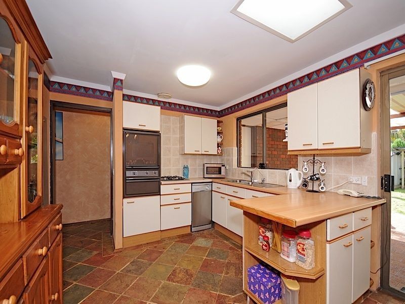 1 Gracechurch Crescent, Leeming WA 6149