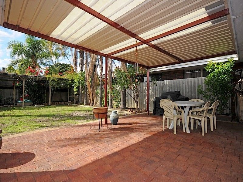 1 Gracechurch Crescent, Leeming WA 6149