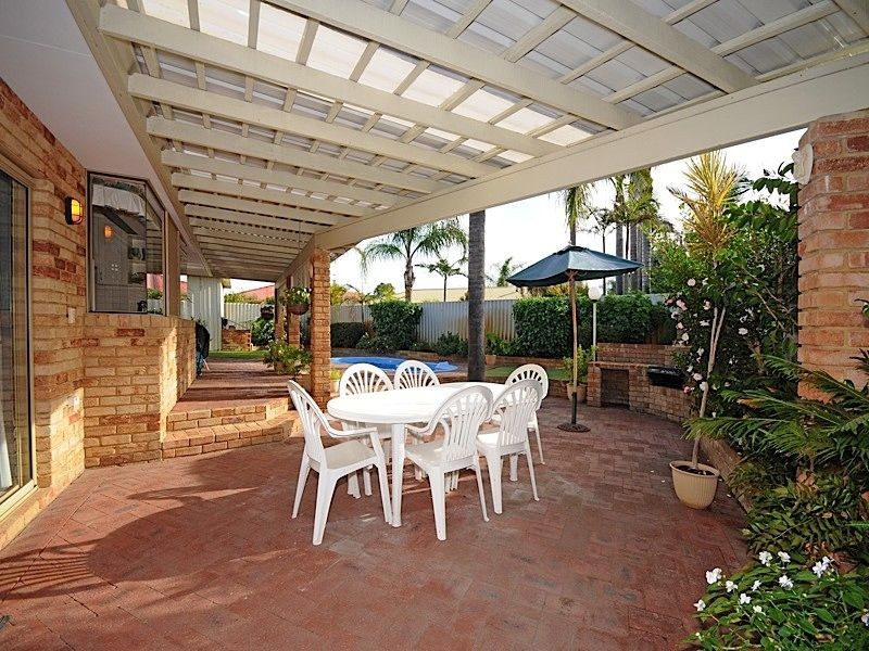 11 Burnby Cross, Leeming WA 6149