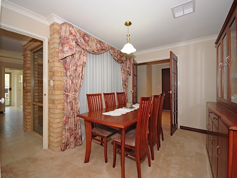 11 Burnby Cross, Leeming WA 6149