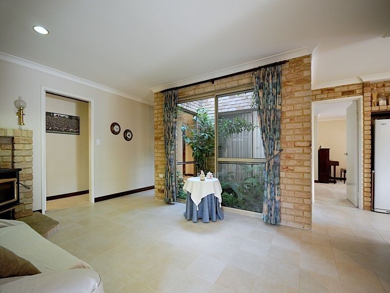 11 Burnby Cross, Leeming WA 6149