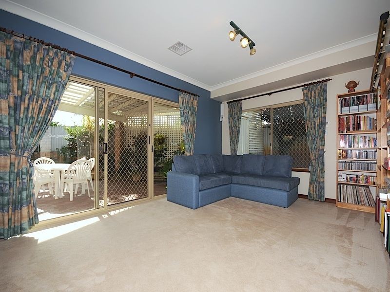 11 Burnby Cross, Leeming WA 6149