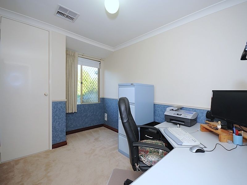 11 Burnby Cross, Leeming WA 6149