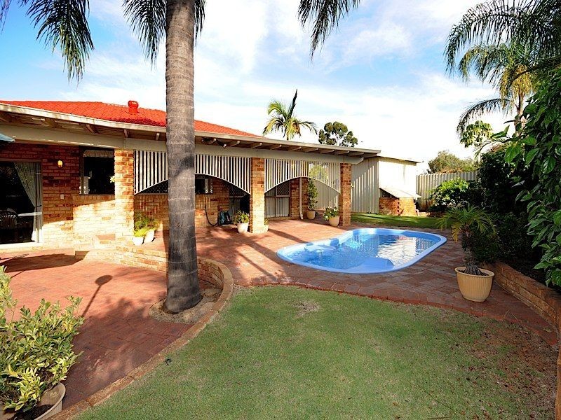 11 Burnby Cross, Leeming WA 6149